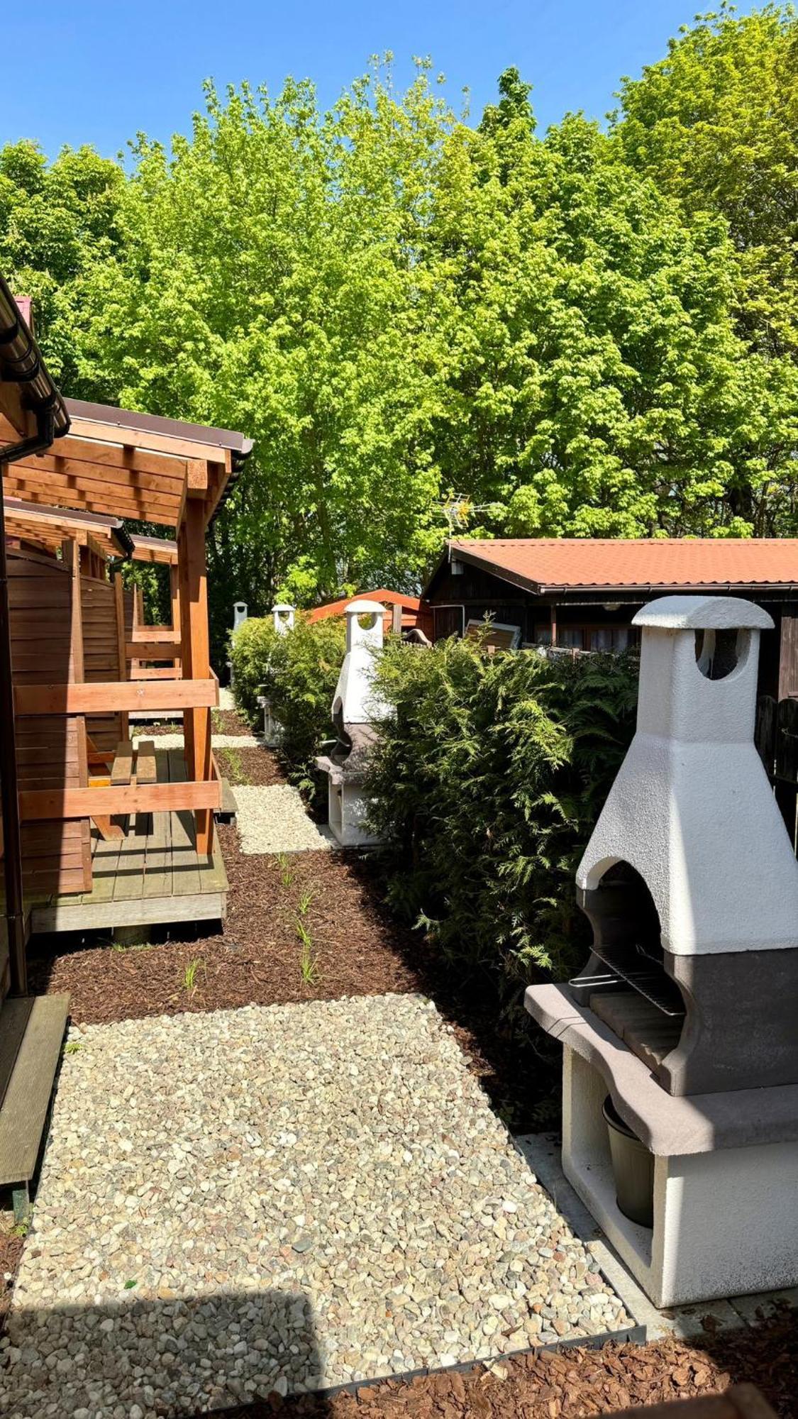 Kompleks Wypoczynkowy Pomerania Z Podgrzewanym Basenem 30 Metrow Do Morza Rewal Exterior photo
